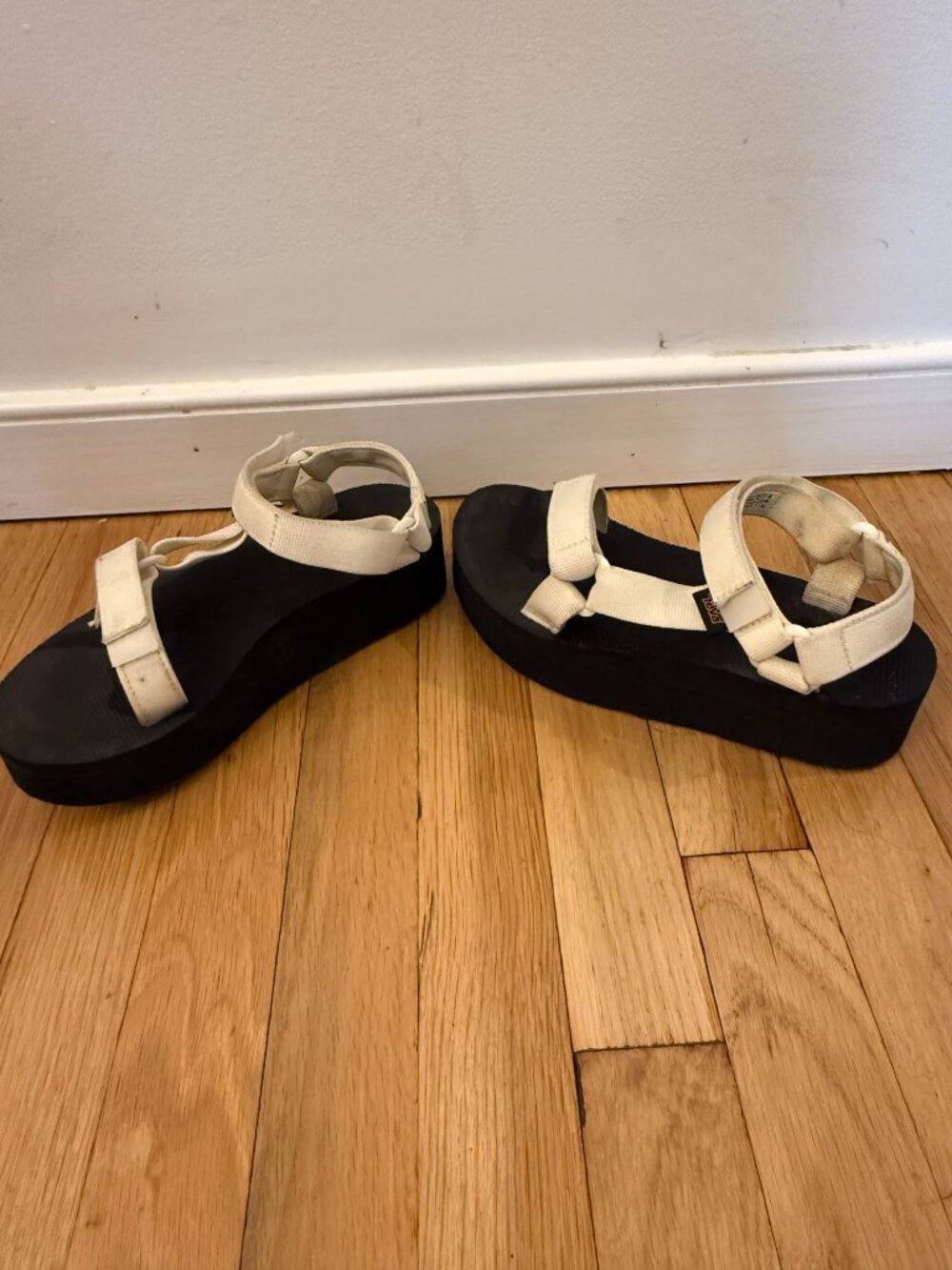 Teva white platform sandal - Picture 3 of 3